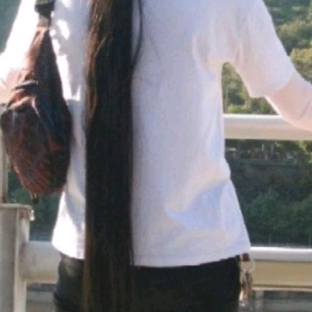 何  姐