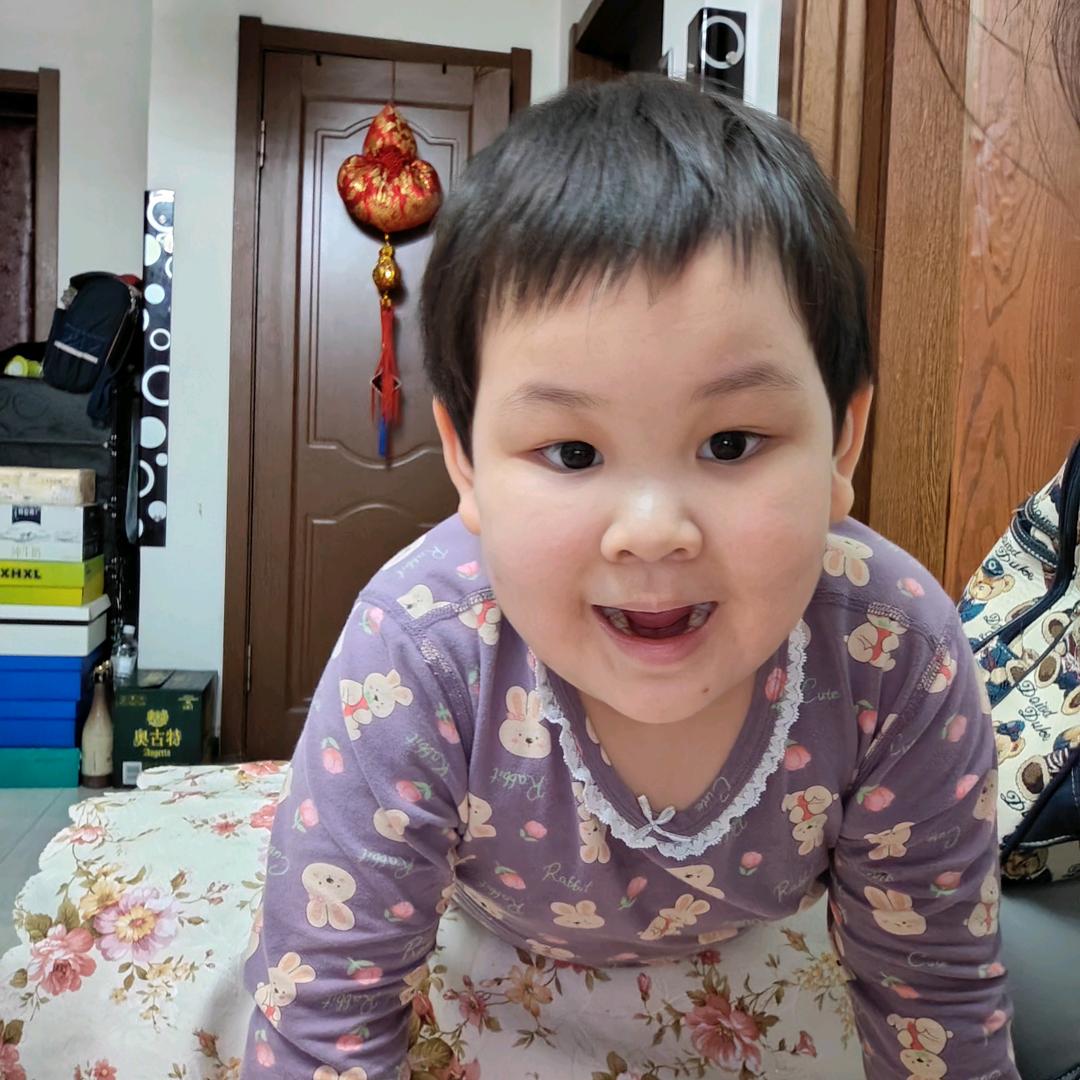 雯雯爸爸（陪女儿抗ai中）
