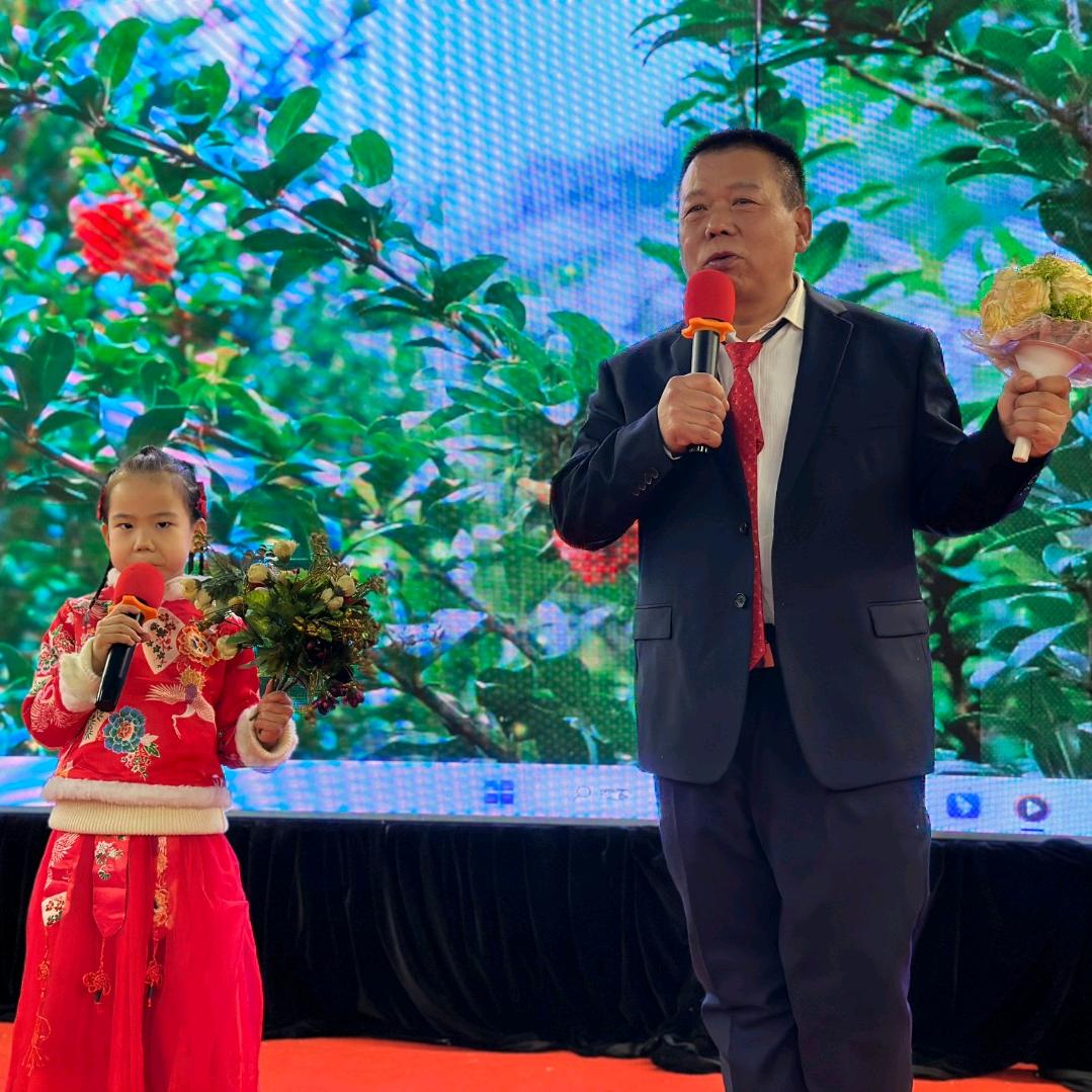 爱唱歌的朱大哥