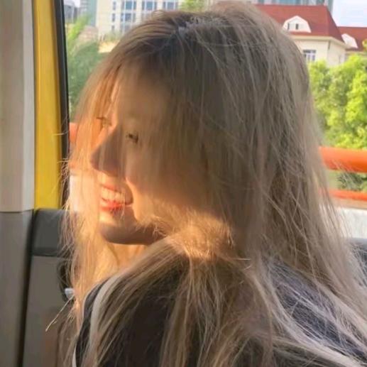 𝑵𝒚𝒊 𝑳𝒉𝒂