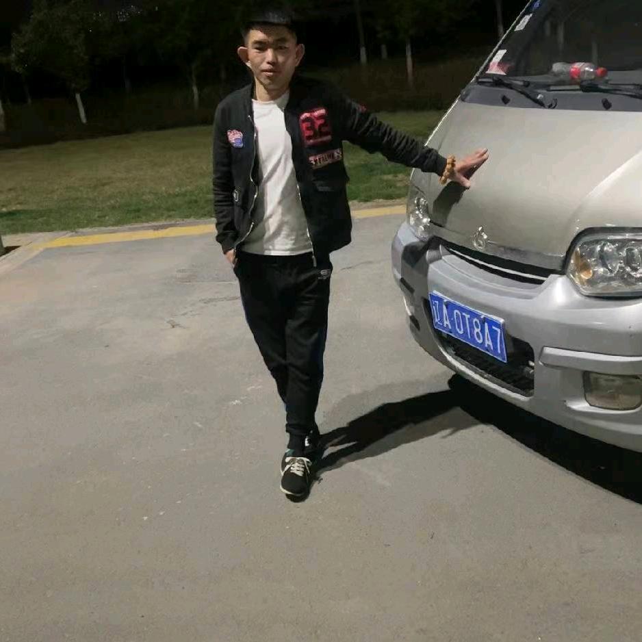 阿亮.