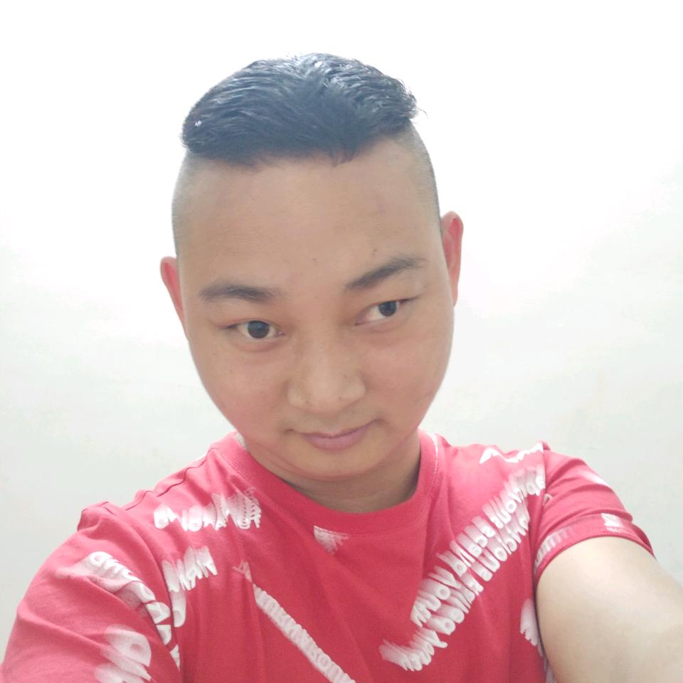 周曼