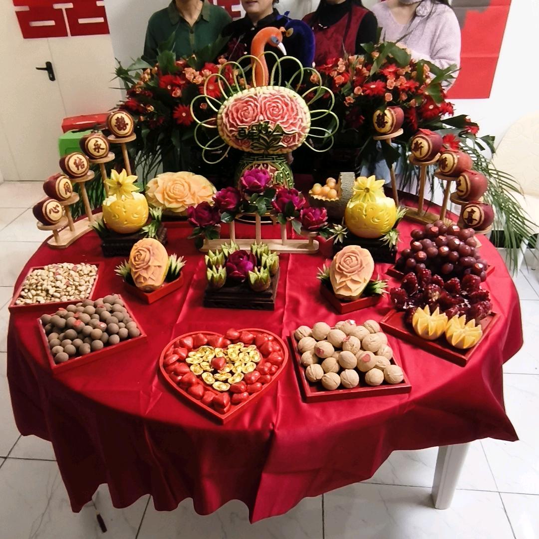 婚礼水果雕刻摆盘