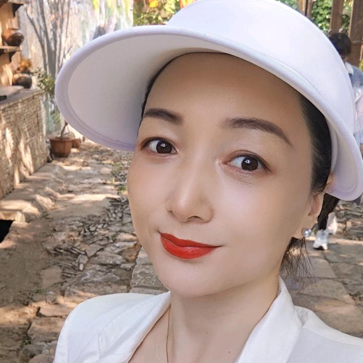 美羊羊笑逐颜开