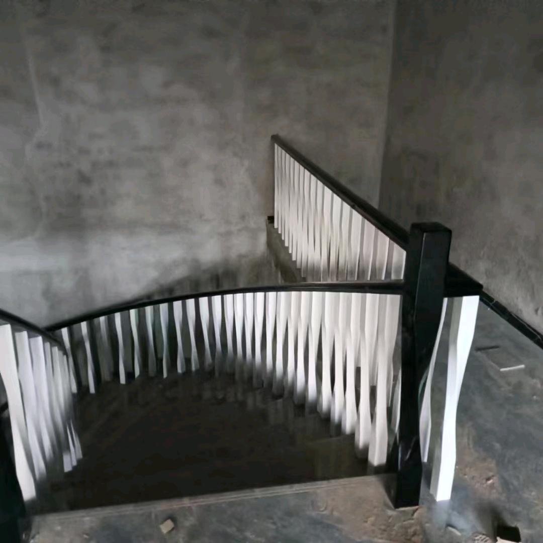 实木楼梯玻璃扶手