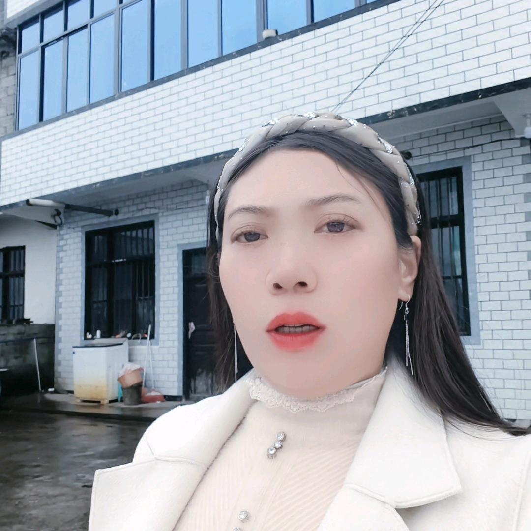 小陈。