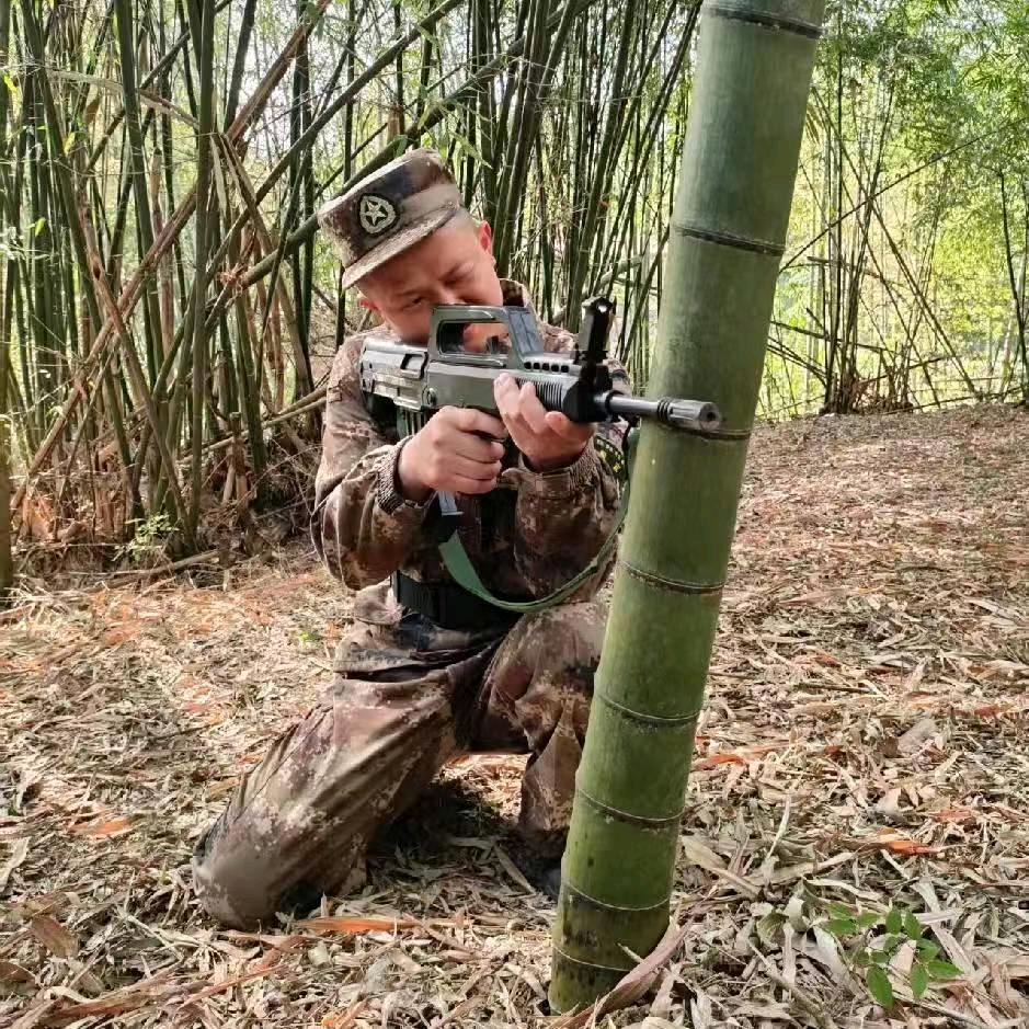 重庆大足锦瀚素质教育--李教官