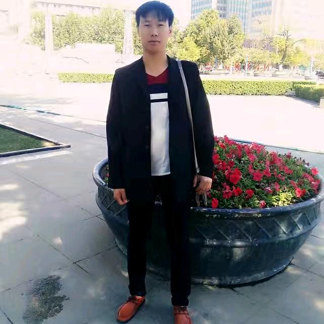 社会我浩哥，人很话不多！