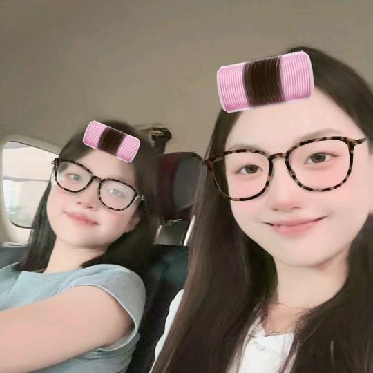 两个公主的妈妈o(≧v≦)o闹姐