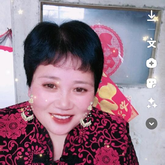 爱唱歌的红姐