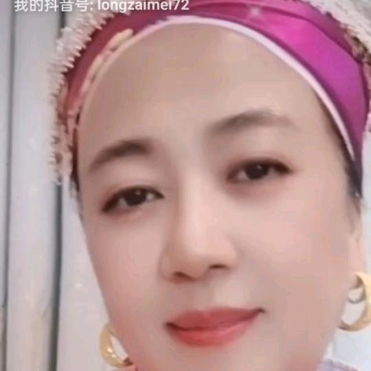 龙再美