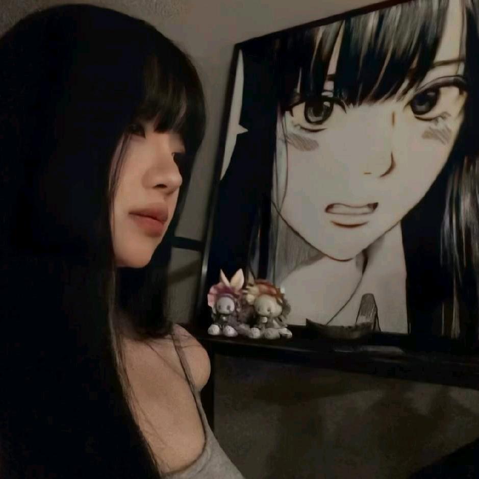 LY^