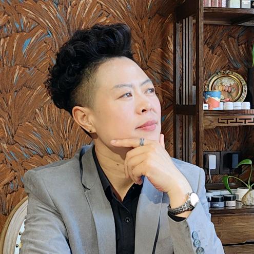 燕姐 .砥砺前行