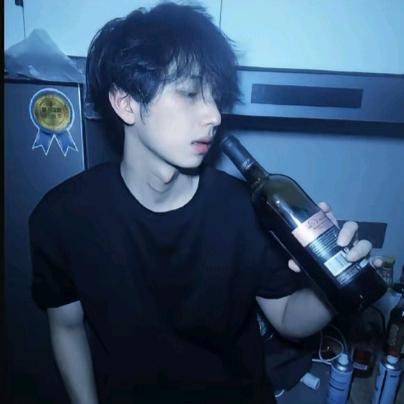 装酷被打掉一颗门牙