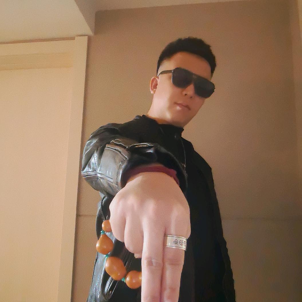 恐龙扛狼村支书🎀🏸