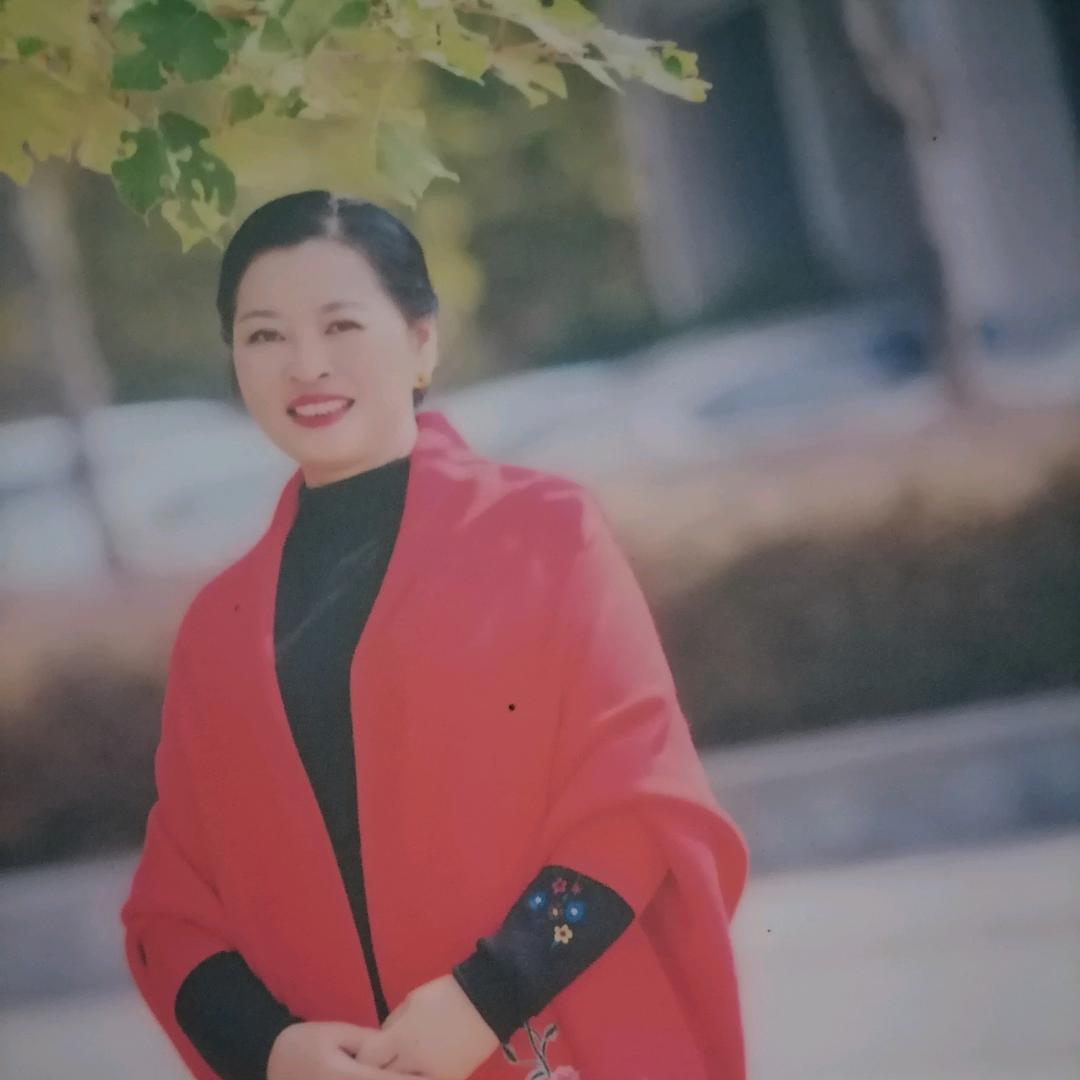 英姐爱赞美