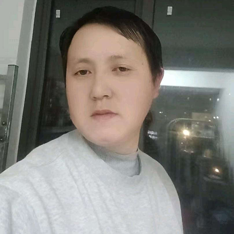 卢超平