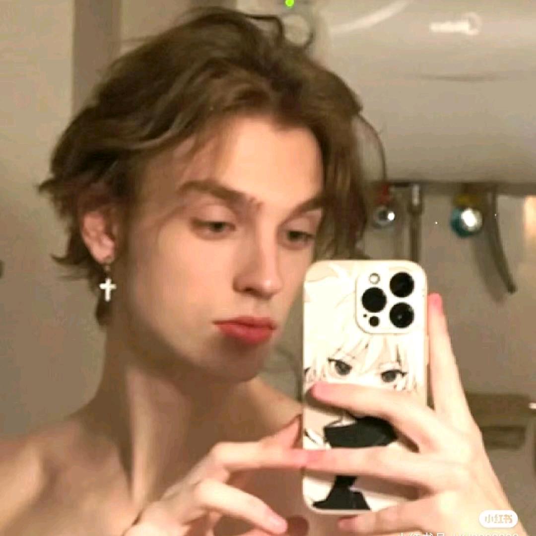 𝘽𝙪𝙗𝙗𝙄𝙀（泡沫）