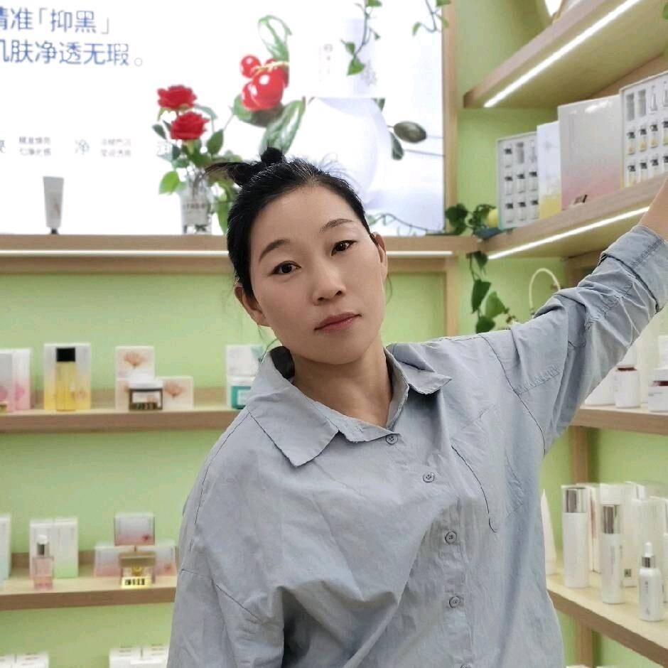 轻素栖花里长百精致荟2楼日化美妆刘姐