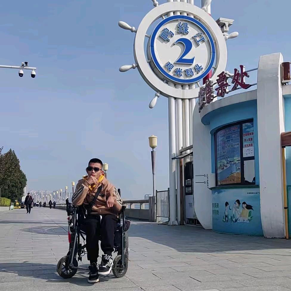 我是残疾人♿️，逆风飞小强