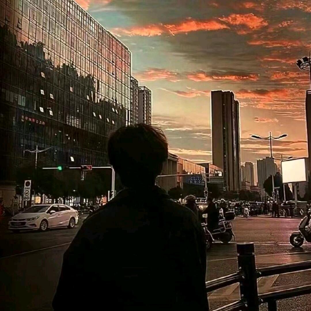 辉.