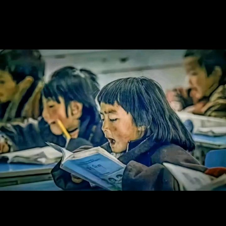 龺