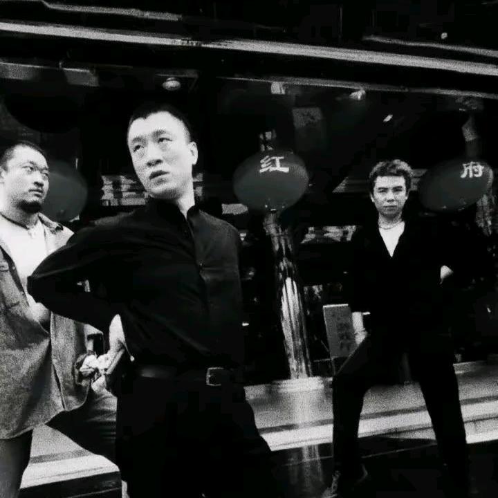 向阳而生丶逆光而行