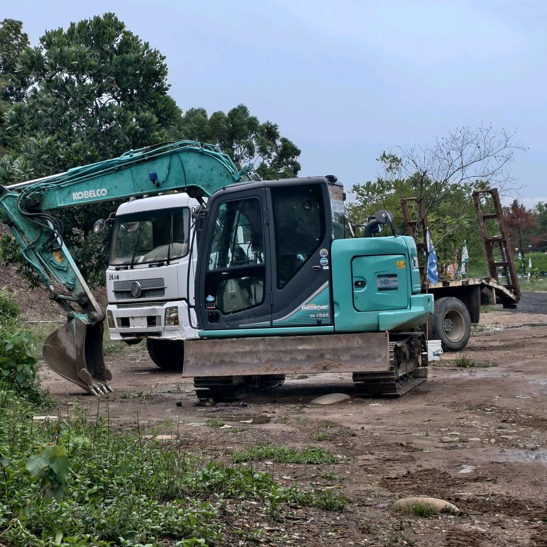 大头成75挖掘机