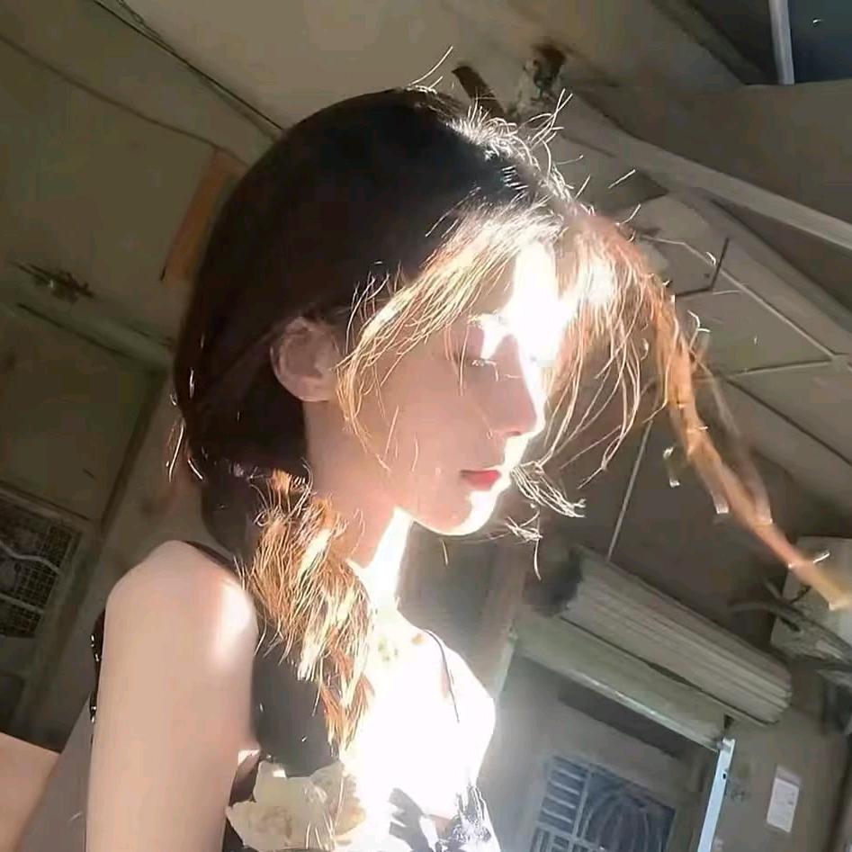 “情栀.
