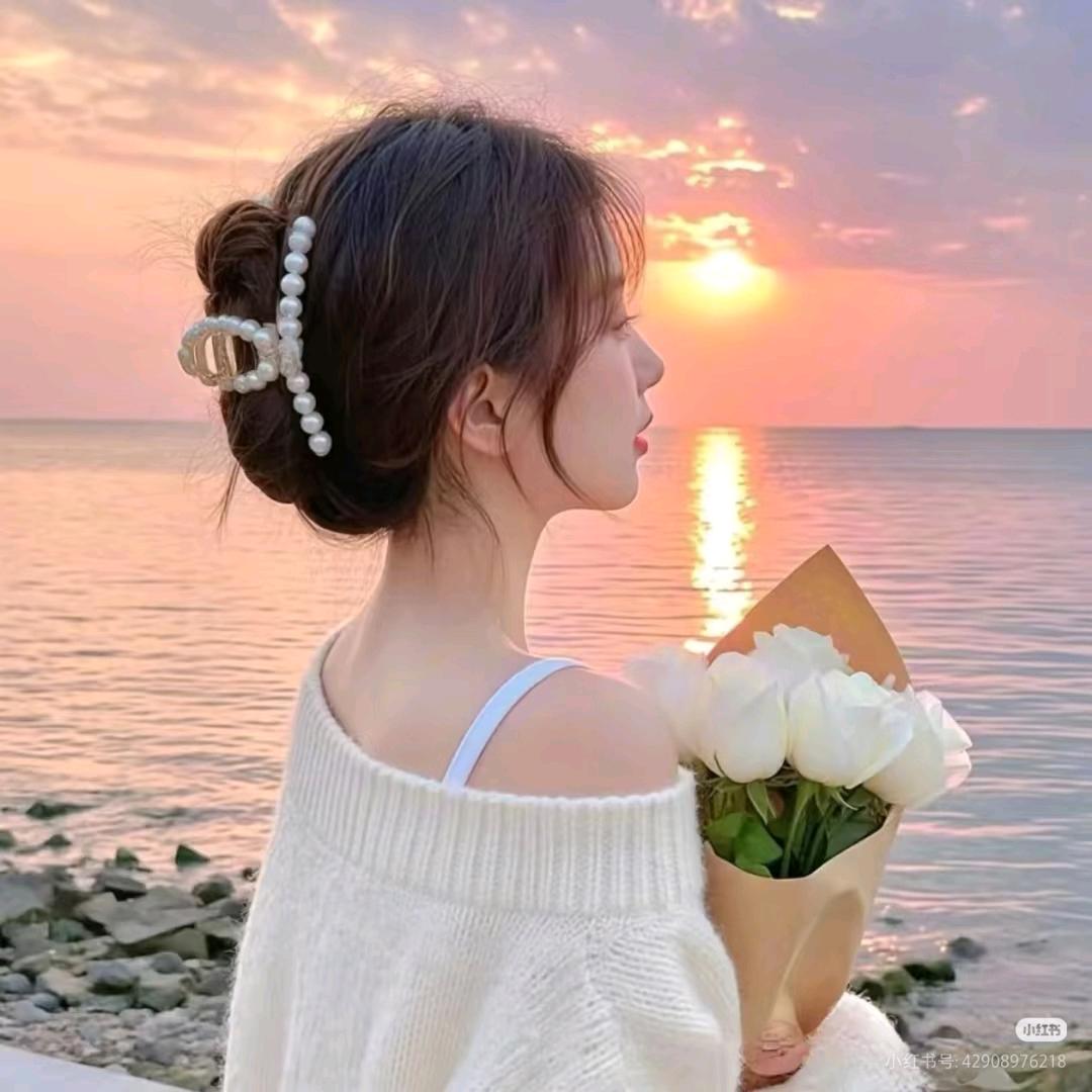 小欢喜 (๛ ˘ ³˘)۶♥