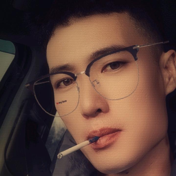 ╰╮那༄ 小࿐孩╭╯