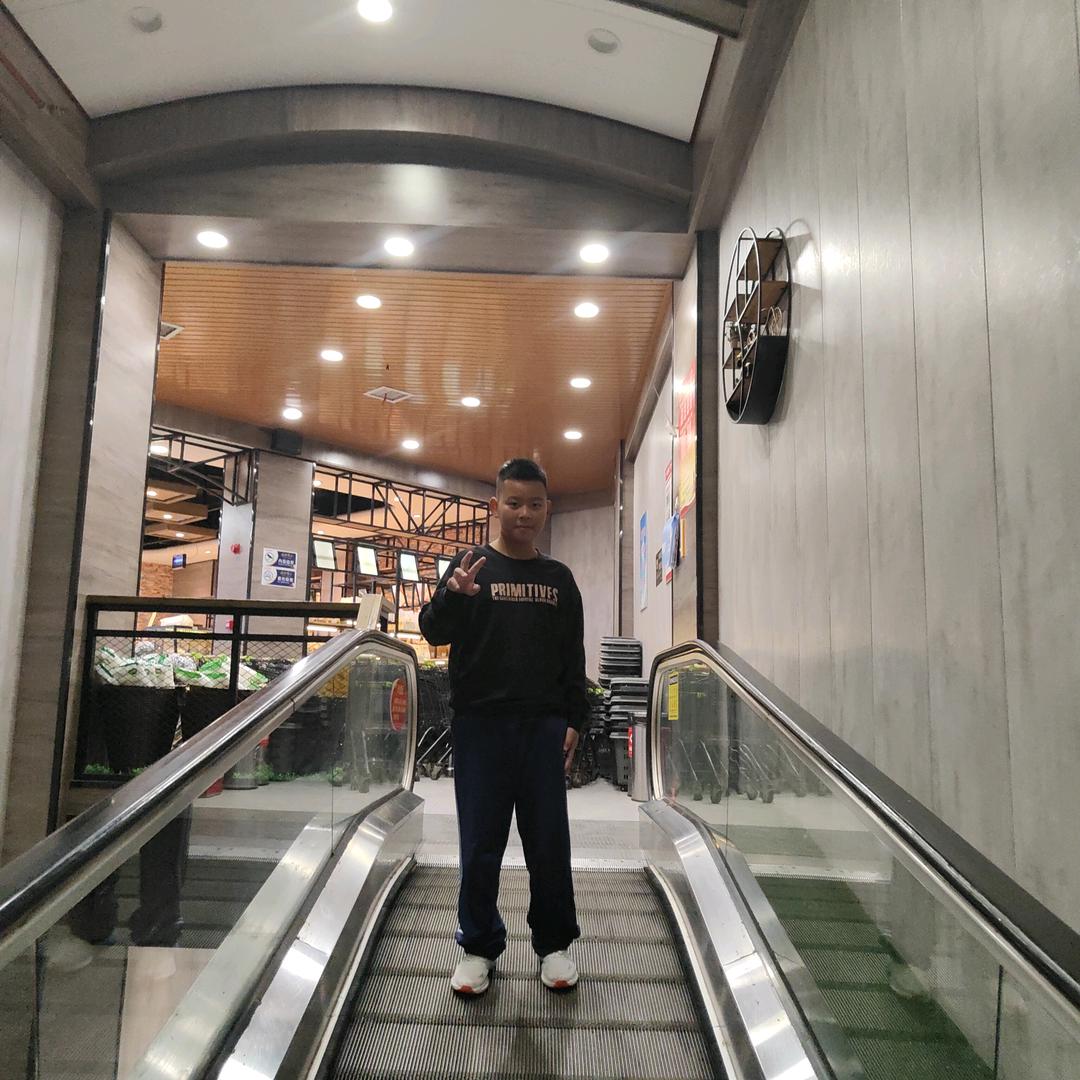 娄底盈聚建材谢莎