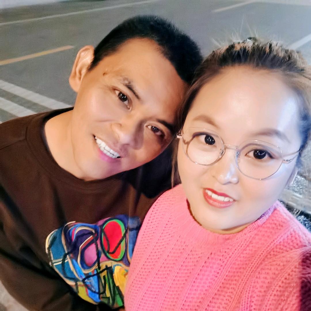 佩佩巜拒绝私聊 》