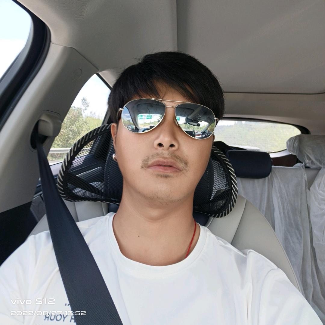 屌丝男士向航军