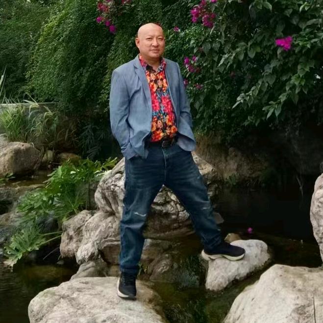 骑牛的龙民