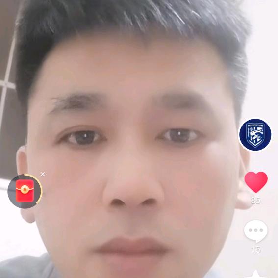 在水一方！