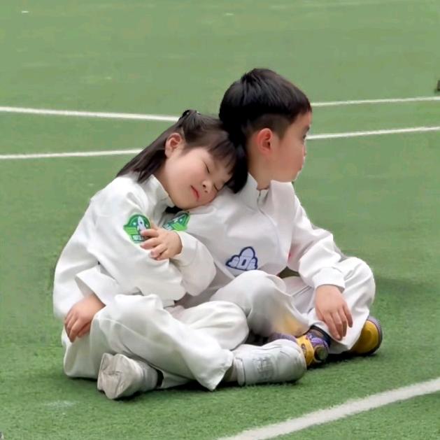 🌈两小无猜🌈