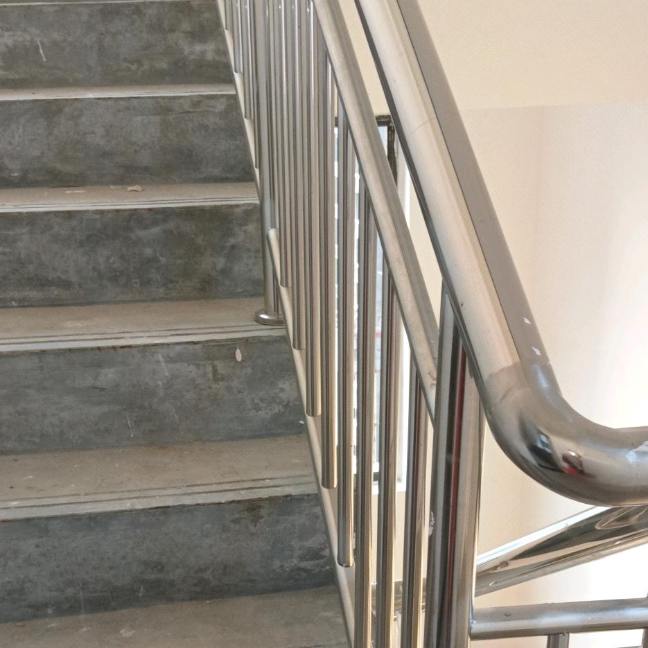 专业加工不锈钢楼梯扶手