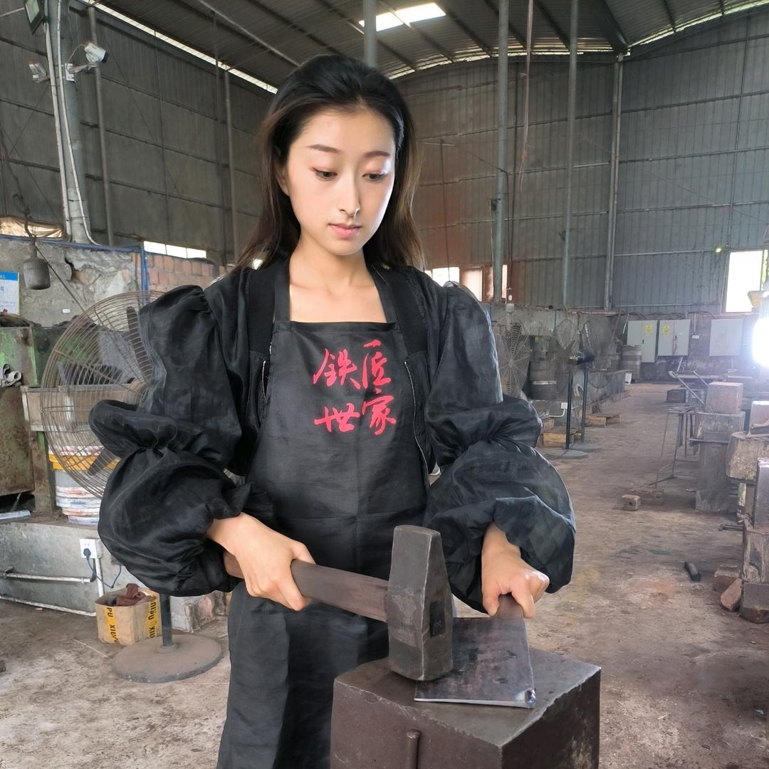 铁匠世家刀小妹