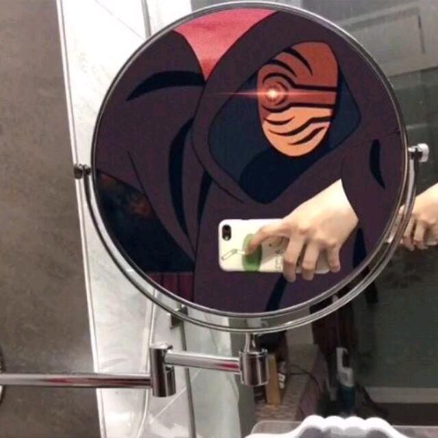 月光下的垃圾桶