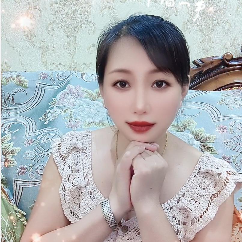 芳芳爱美酒