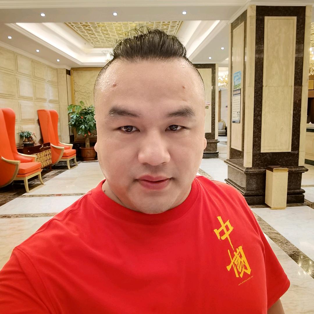 一个比较哇塞的☞帅锅☜