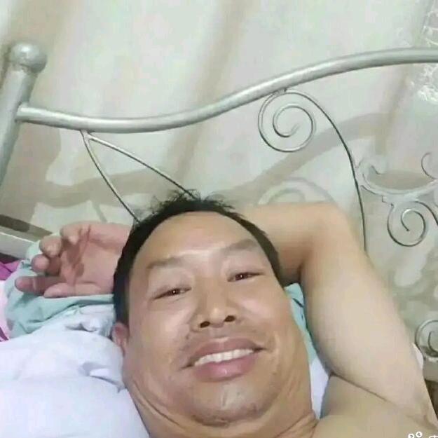 油腻中年老男人