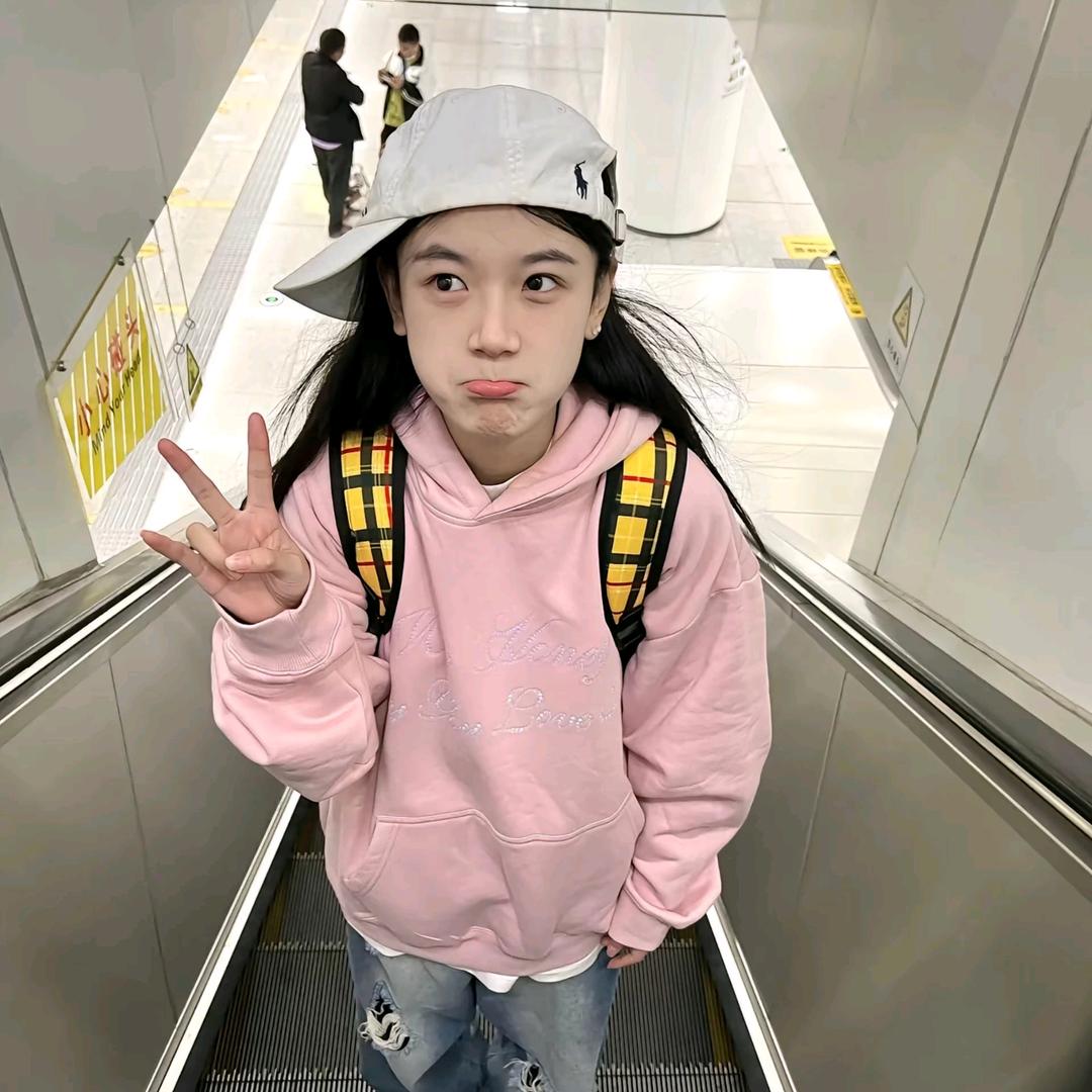 小妤.