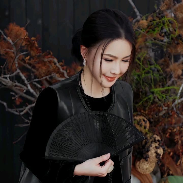 溶溶RONGRONG穿搭分享