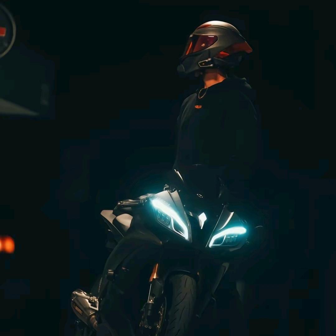 ୧⍤⃝🌴伤感男人