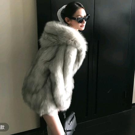 COCO LIMITED皮草店-轻奢穿搭
