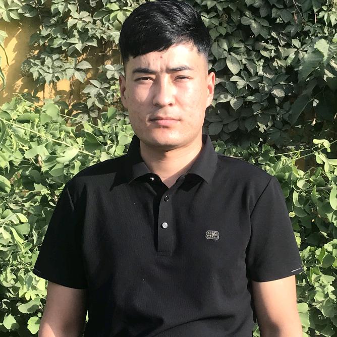 阿迪力，