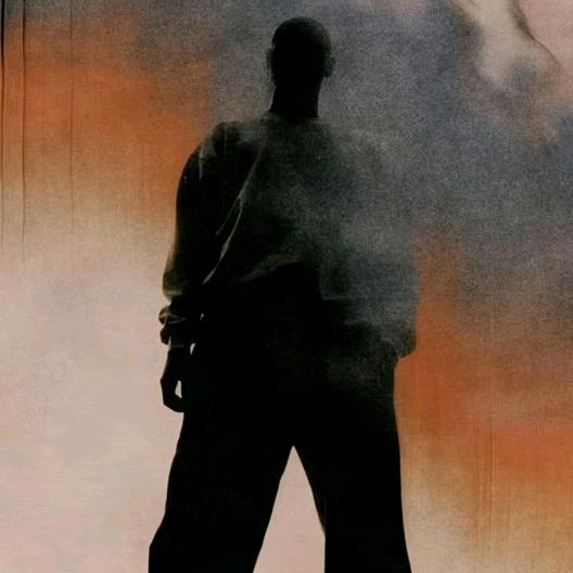 按下快门就跑。