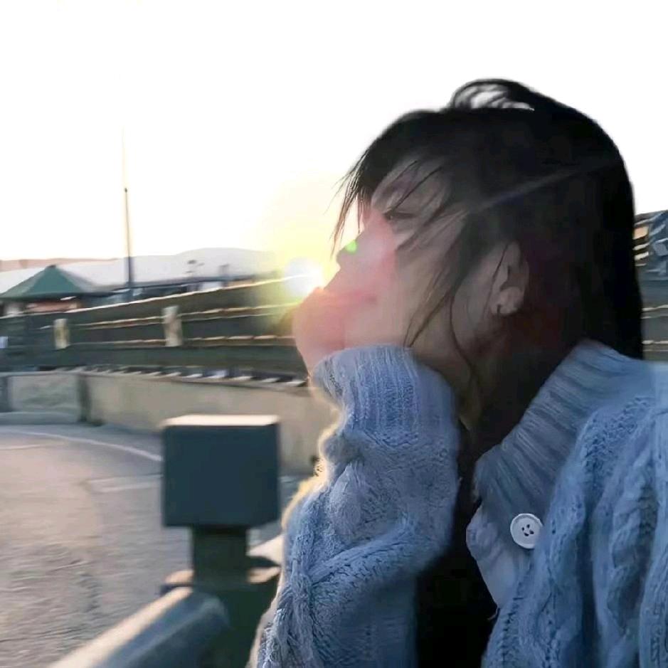柒禾.ˣᵏᵇᵇ头像